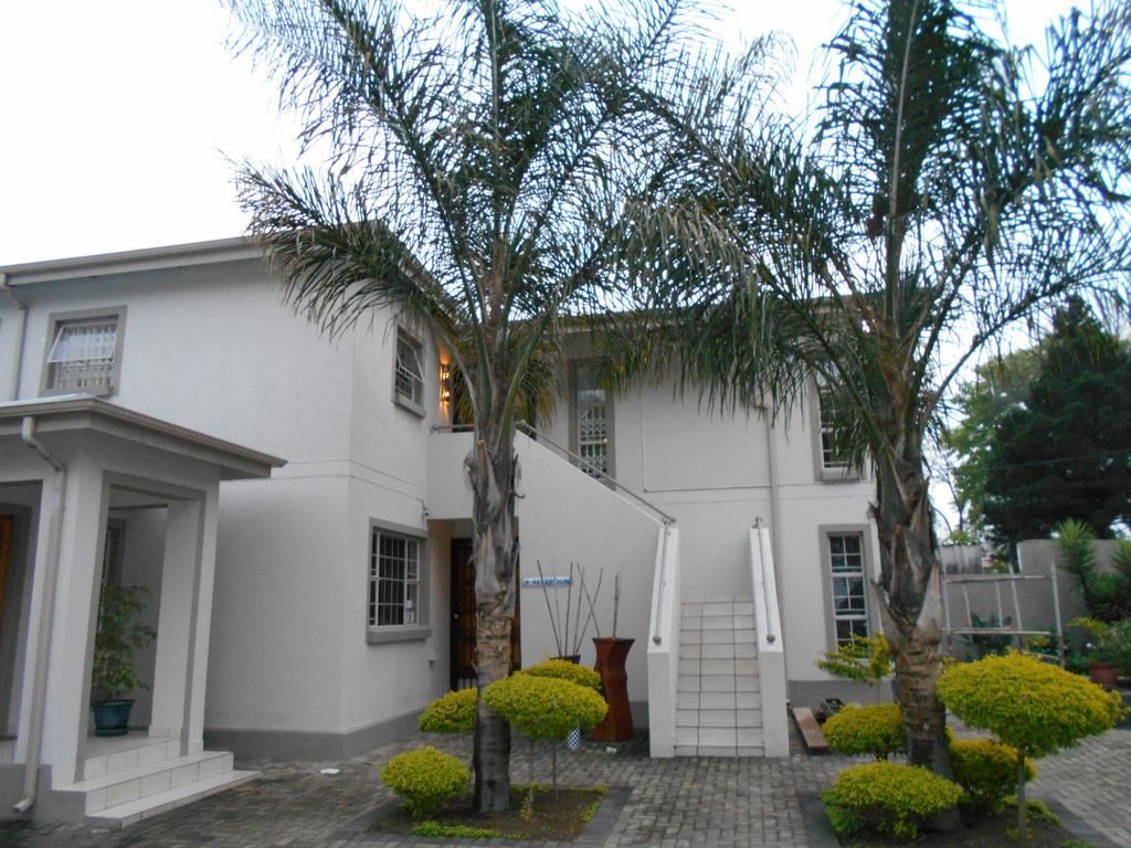 Summer Garden Guest House 伯诺尼 外观 照片